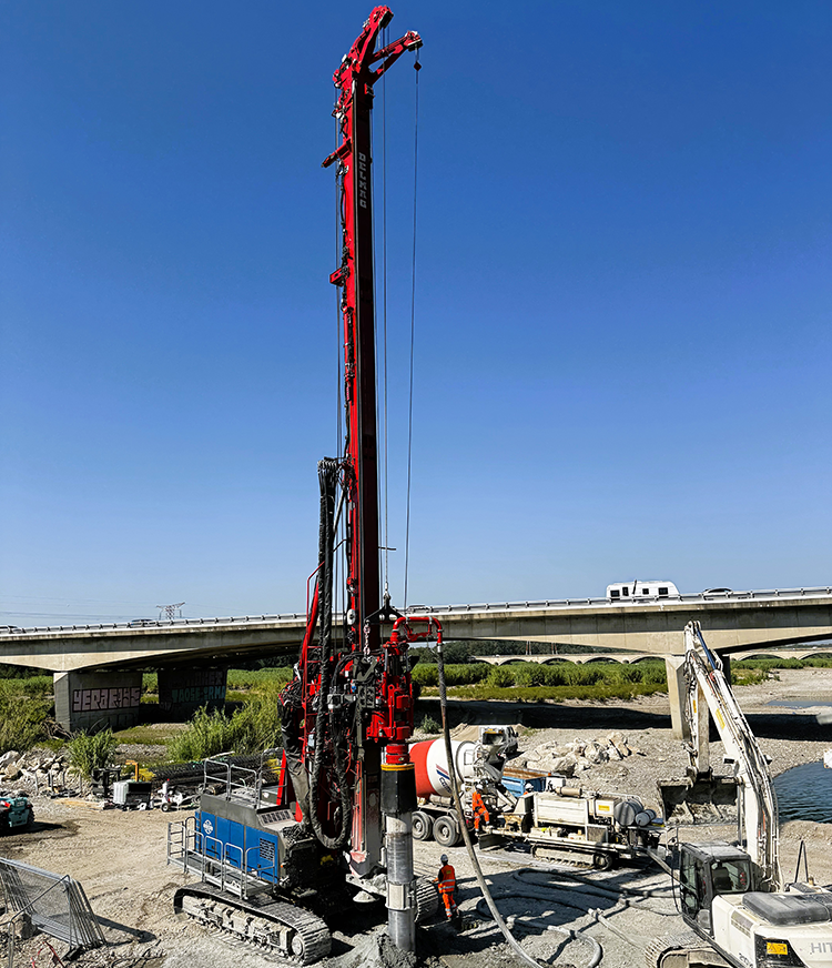 SPIE BATIGNOLLES FONDATIONS déploie une machine de forage DELMAG RH34
